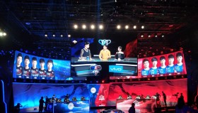 通天代！狼队.Fly关羽关键绕后一推五，锁定赛季十佳镜头之首。